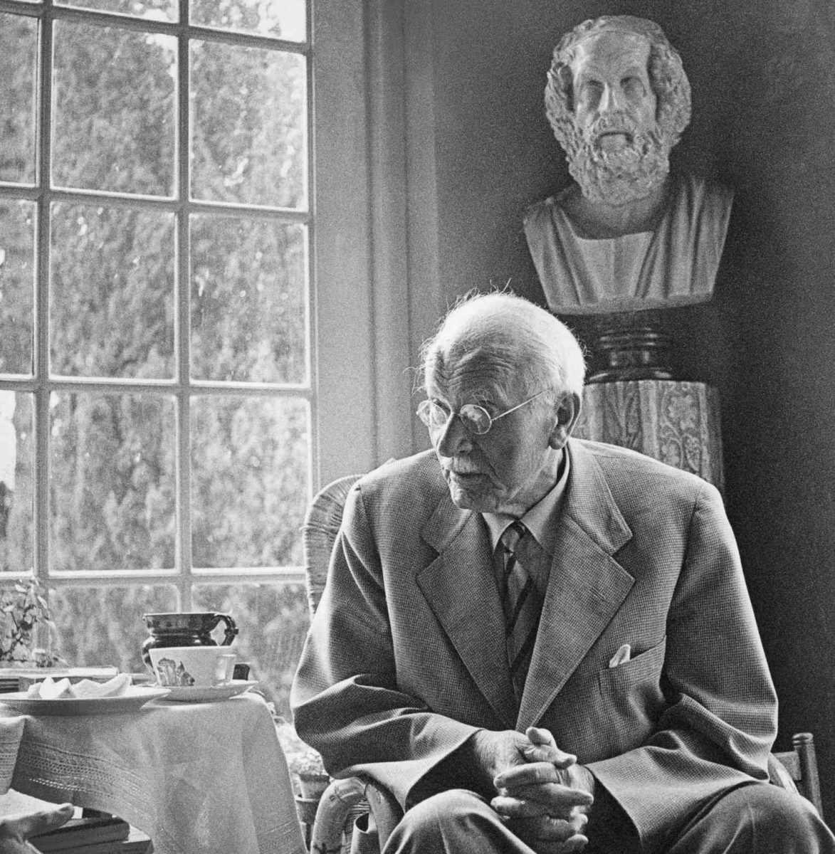 Know Yourself: The Psychology of Dr. Carl Jung