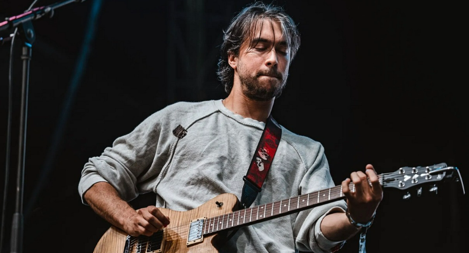 The Nostalgic Effect of Alex G’s Experimental Style